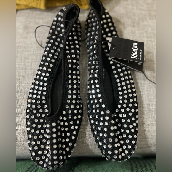Black Studded Women's Flats - Picture 1 of 4